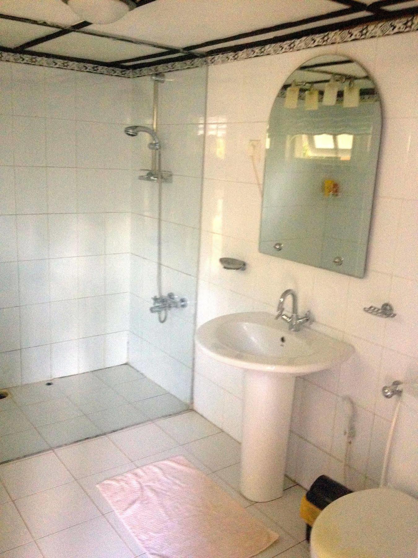 Hotel Fire Dragon Hideaway Negombo Esterno foto