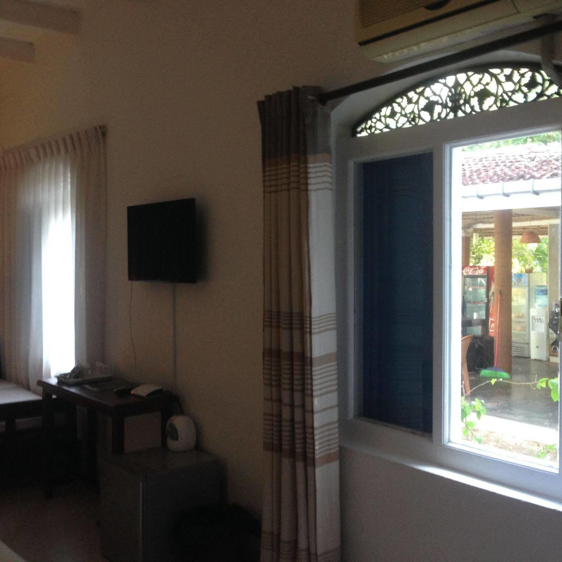 Hotel Fire Dragon Hideaway Negombo Esterno foto