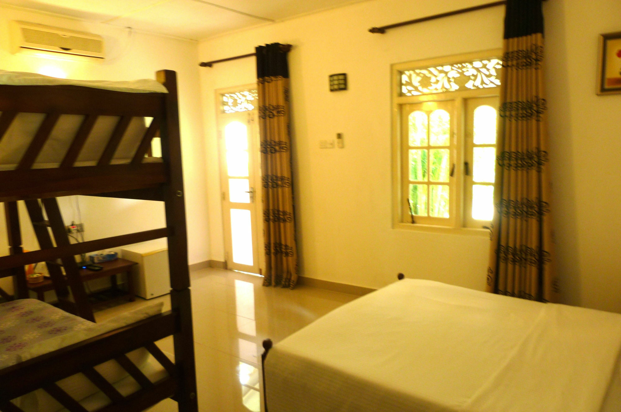 Hotel Fire Dragon Hideaway Negombo Esterno foto